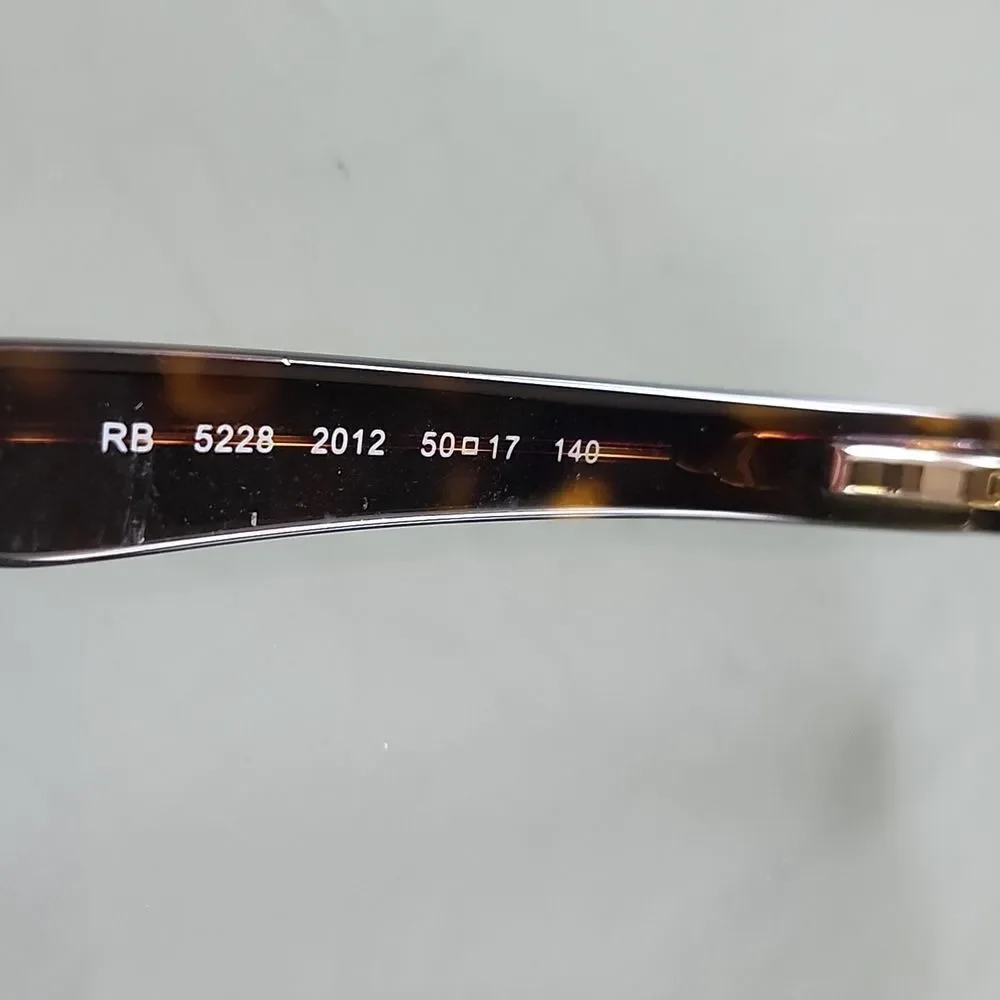 Ray-Ban tortoiseshell glasses